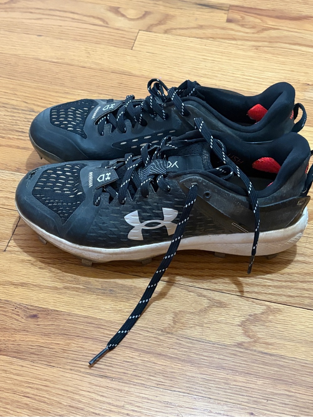 Under Armour Black and White meta baseball  Cleats